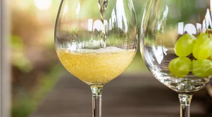 Herbstdeko - Sekt und Weintrauben