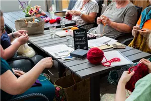 Wollclub - der offene Strick- und Häkeltreff im Gartencafé