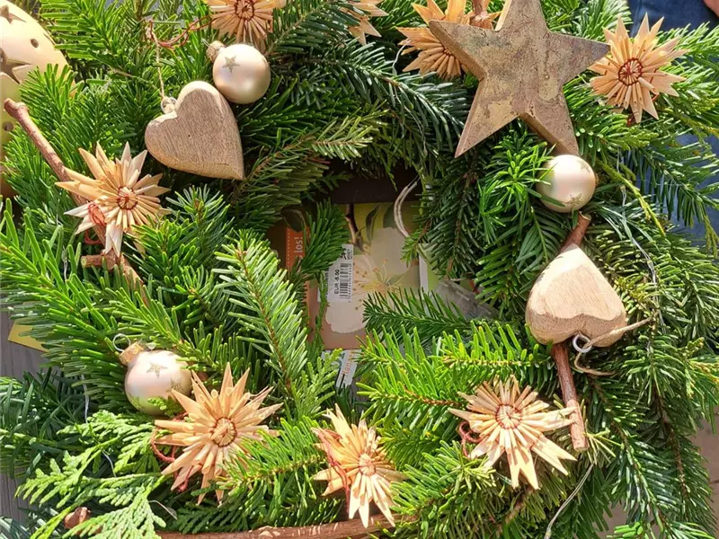 Workshop: Funkelnde Adventsfloristik für draußen
